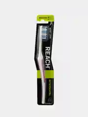 Зубная щетка REACH Interdental "Межзубная чистка", средней жесткости