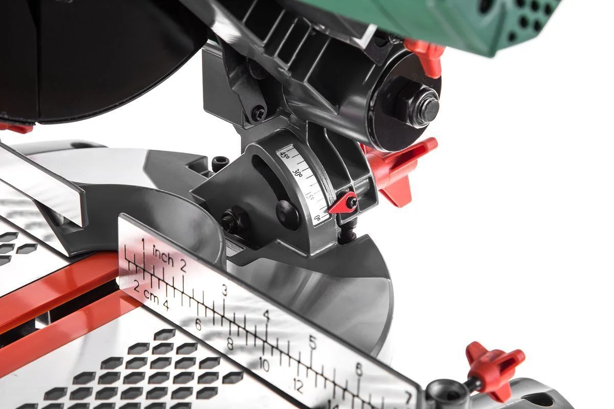 Пила торцовочная HAMMER STL1200/210C