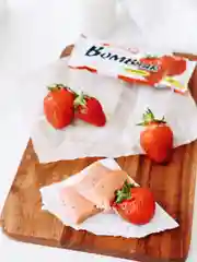 Протеиновый батончик Bombbar, клубника, 60 г