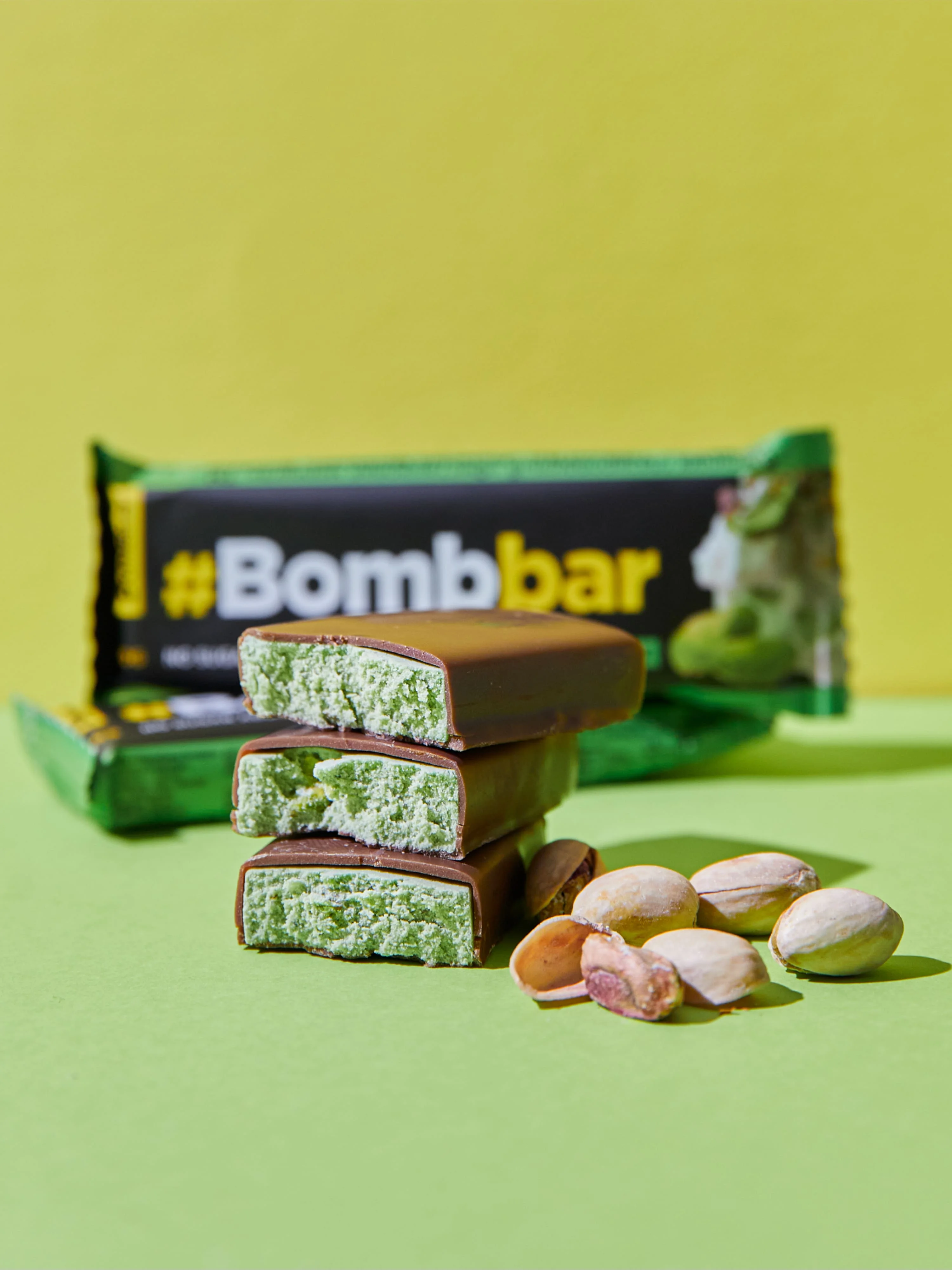 Батончик глазированный Bombbar "Фисташковая меренга", 40 г