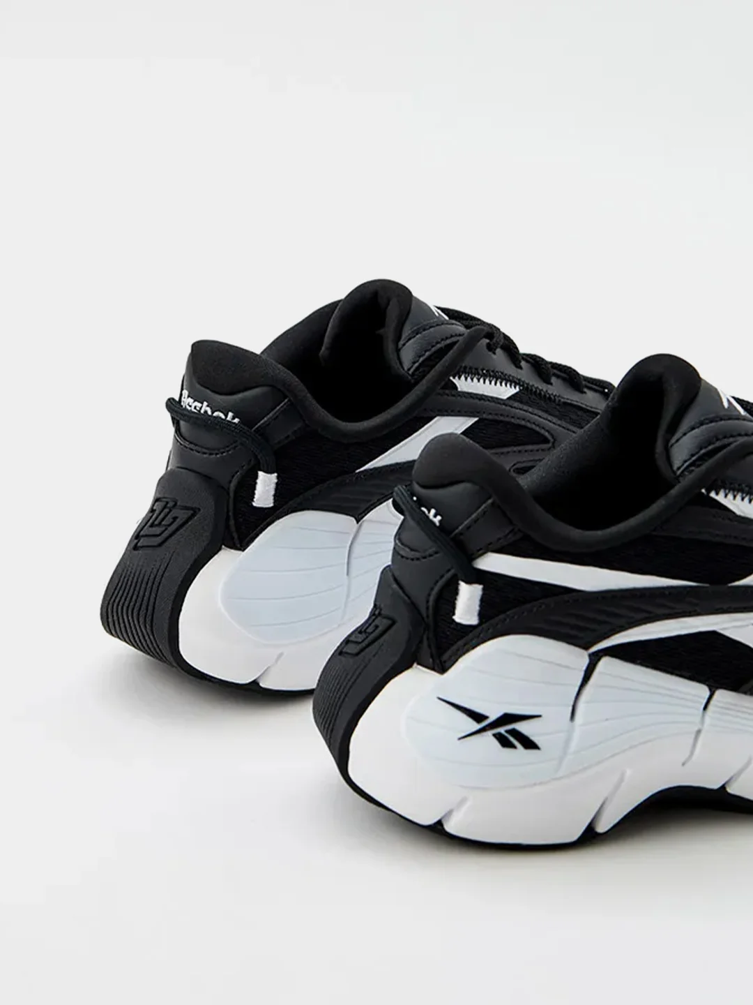 Кроссовки женские GX0498 Reebok Zig Kinetica 2.5