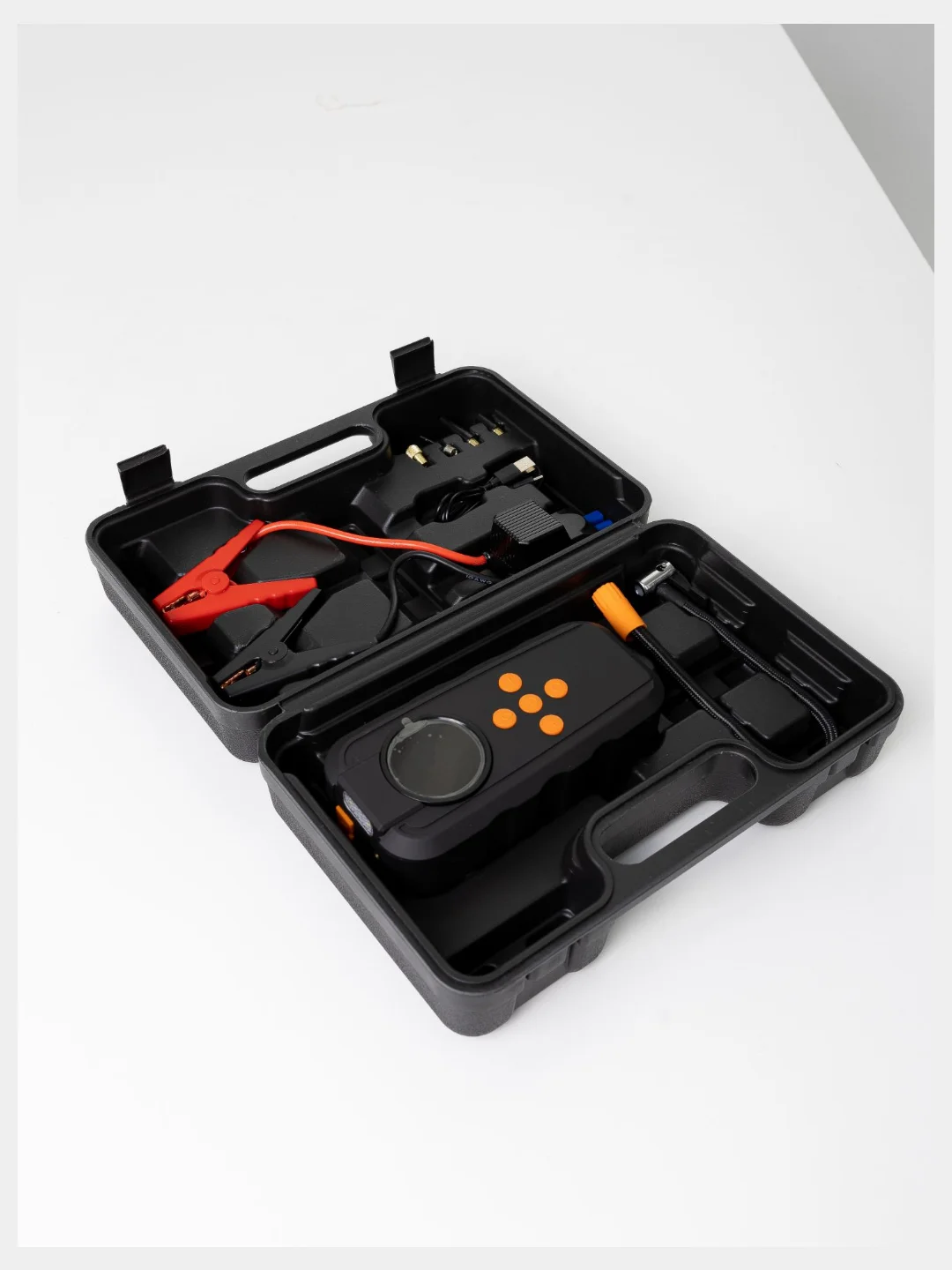 Черный зарядное устройство для автомобиля, PowerBank, компрессор автомобильный, фонарик - 4 в 1