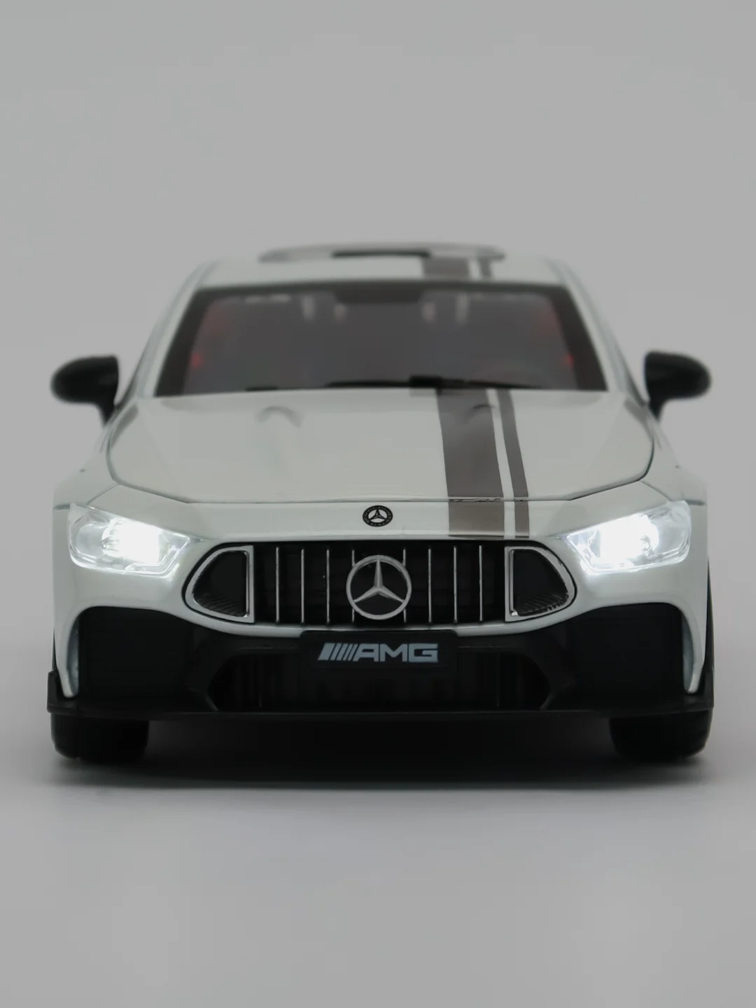 Белый масштабная металлическая модель авто 1:24 MERCEDES AMG GT63