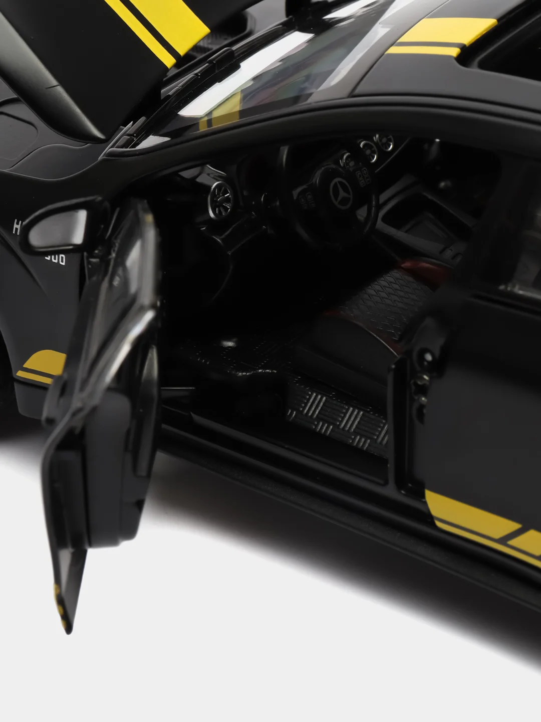 Черный масштабная металлическая модель авто 1:24 MERCEDES AMG GT63