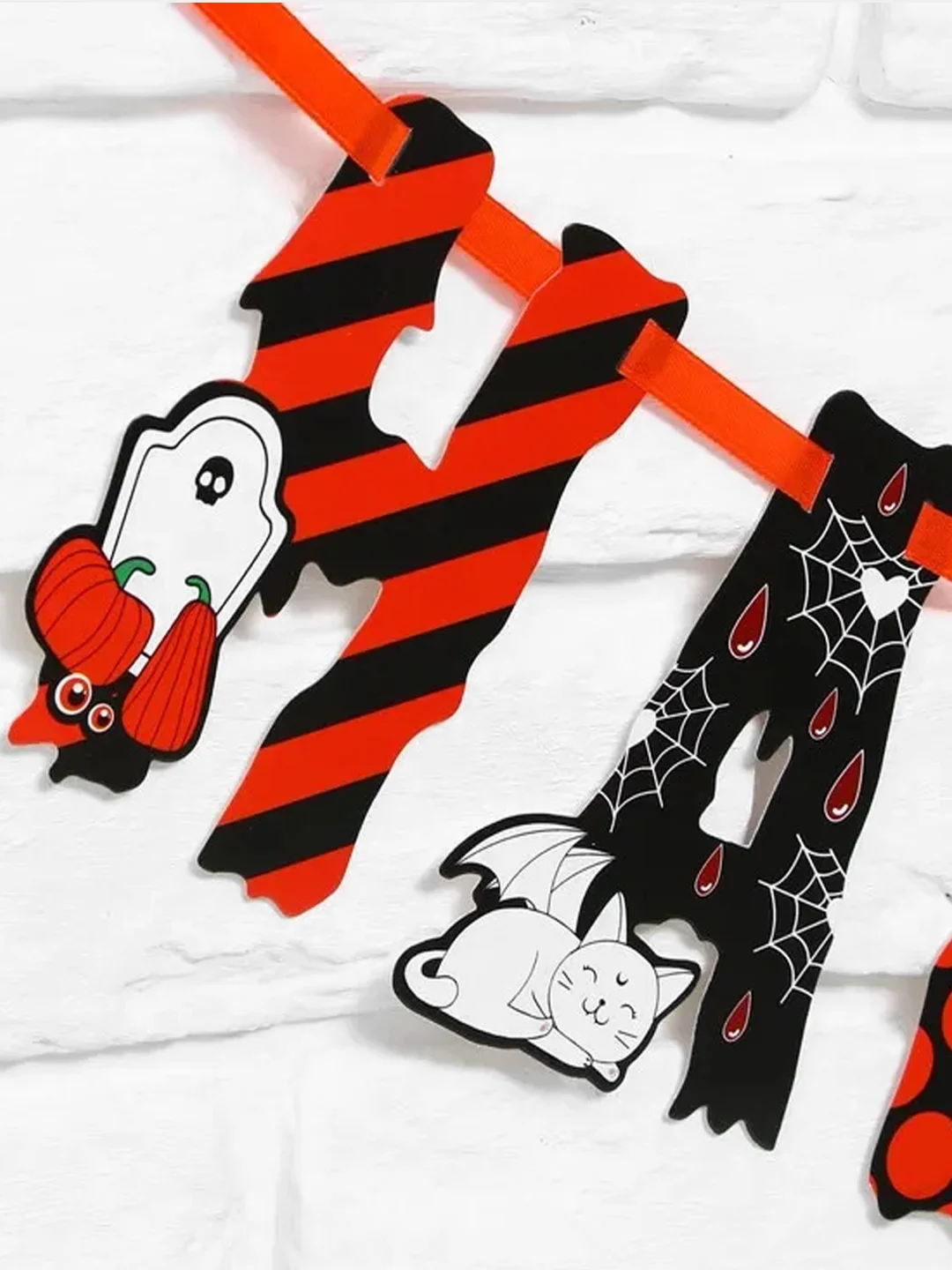 Белый гирлянда на ленте  на Хэллоуин "Happy Halloween"