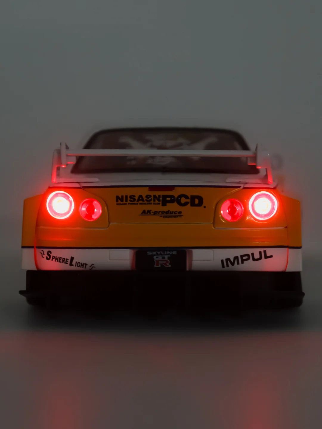 Белый масштабная металлическая модель авто 1:24 NISSAN Skyline GT-R R34 Sport
