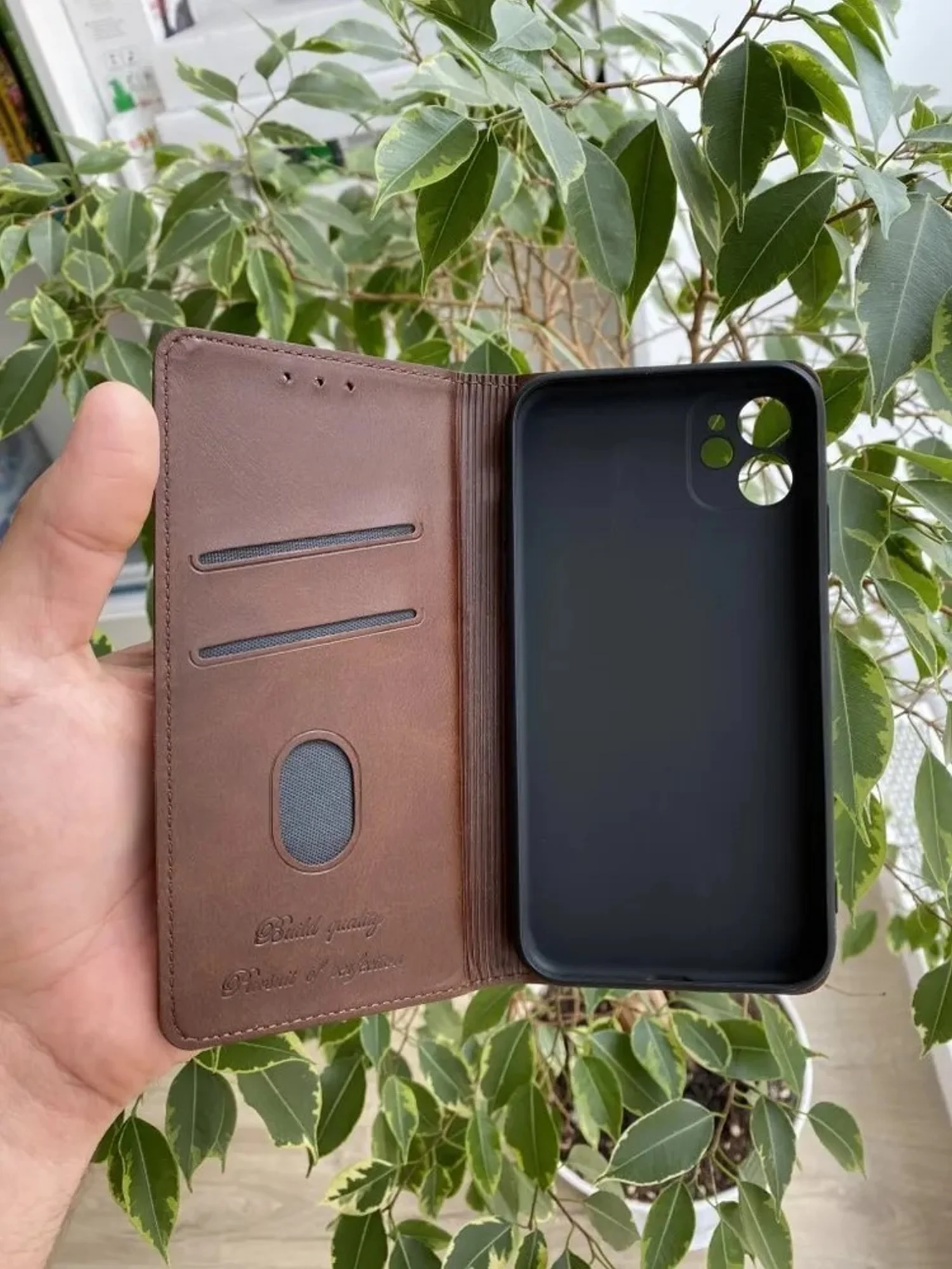 Тёмно-коричневый чехол книжка elitcase для Apple iPhone 11 / Айфон 11