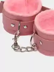 Розовый наручники меховые для бдсм