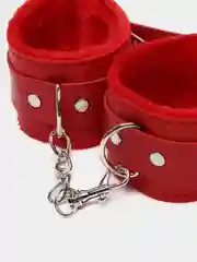 Красный наручники меховые для бдсм