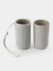 Серый футляр для зубной щетки и пасты