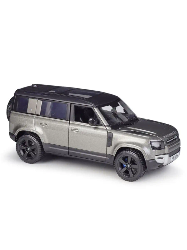 Машина 2022 Land Rover Defender 110 1/24 серебро 18-21101