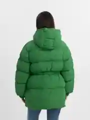 Белый женский пуховик зимний