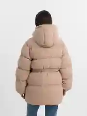 Бежевый женский пуховик зимний