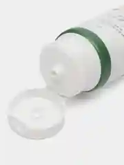 Успокаивающая пенка для умывания с полынью Round Lab Mugwort Calming Cleanser, 150 мл
