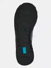 Кроссовки