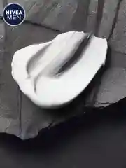 Пена для бритья восстанавливающая NIVEA MEN, для чувствительной кожи, без спирта, 200 мл