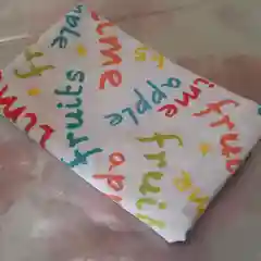 Белый скатерть Новогодняя.Состав ткани - полиэстер.Размер-150/220, 120/150