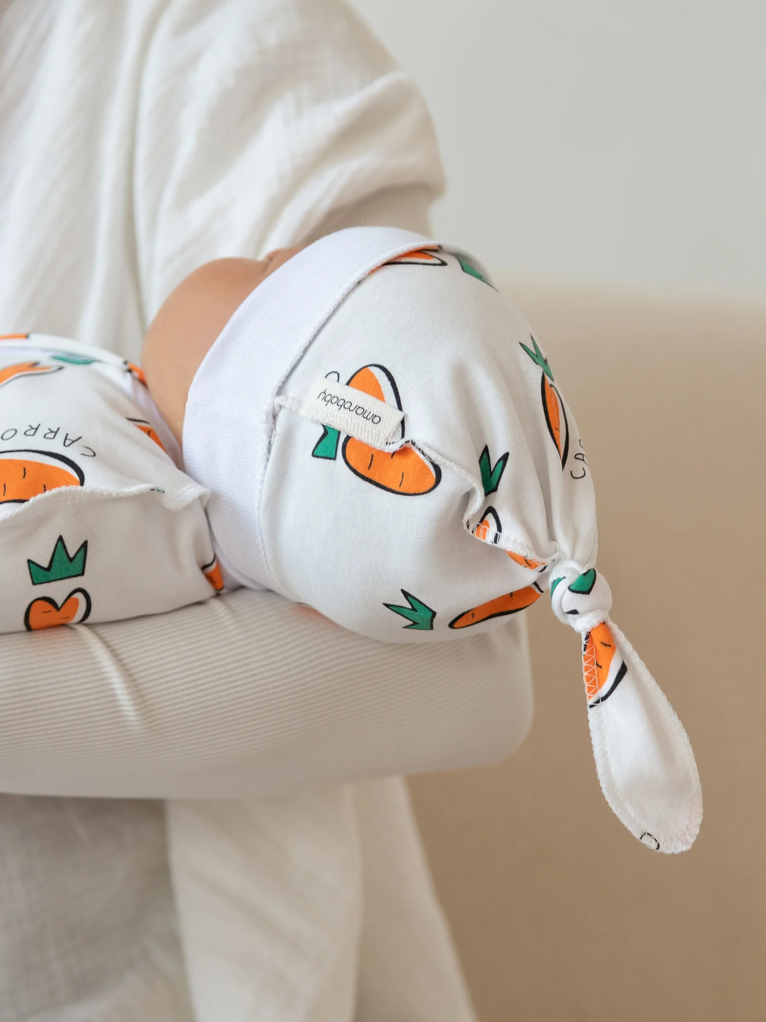 Коричневый пеленка (кокон на молнии) с шапочкой Amarobaby (Soft Hugs)