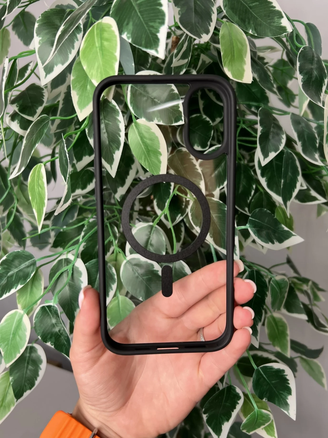 Угольный прозрачный чехол для Apple iPhone 16 Plus / Айфон 16 + с силиконовым кантом Crystal Case