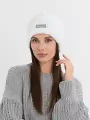 Белый шапка Бини стильная  зимняя из искусственного меха