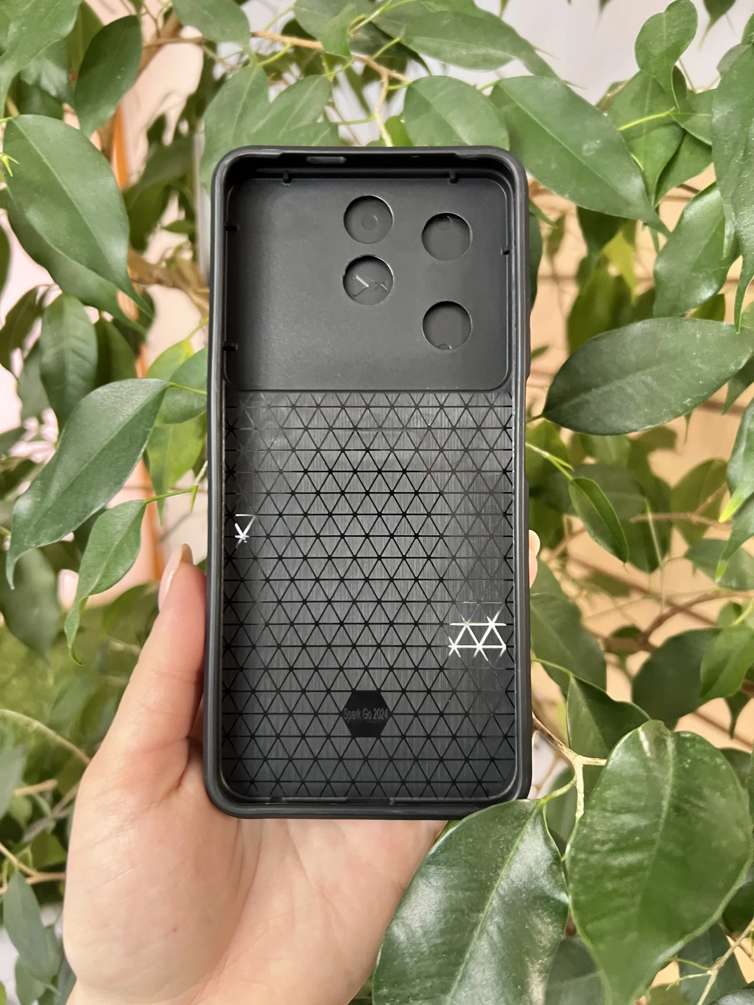 Черный чехол противоударный armors для Tecno Spark GO 2024 и Spark 20 и Spark 20C и Pop 8