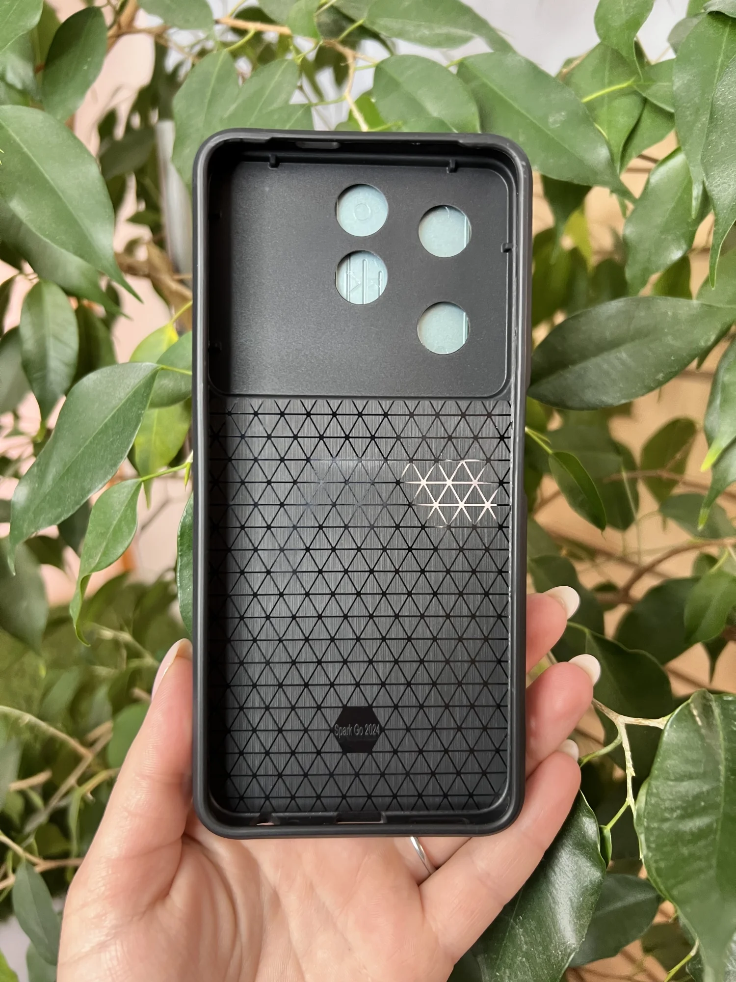 Зеленый чехол противоударный armors для Tecno Spark GO 2024 и Spark 20 и Spark 20C и Pop 8