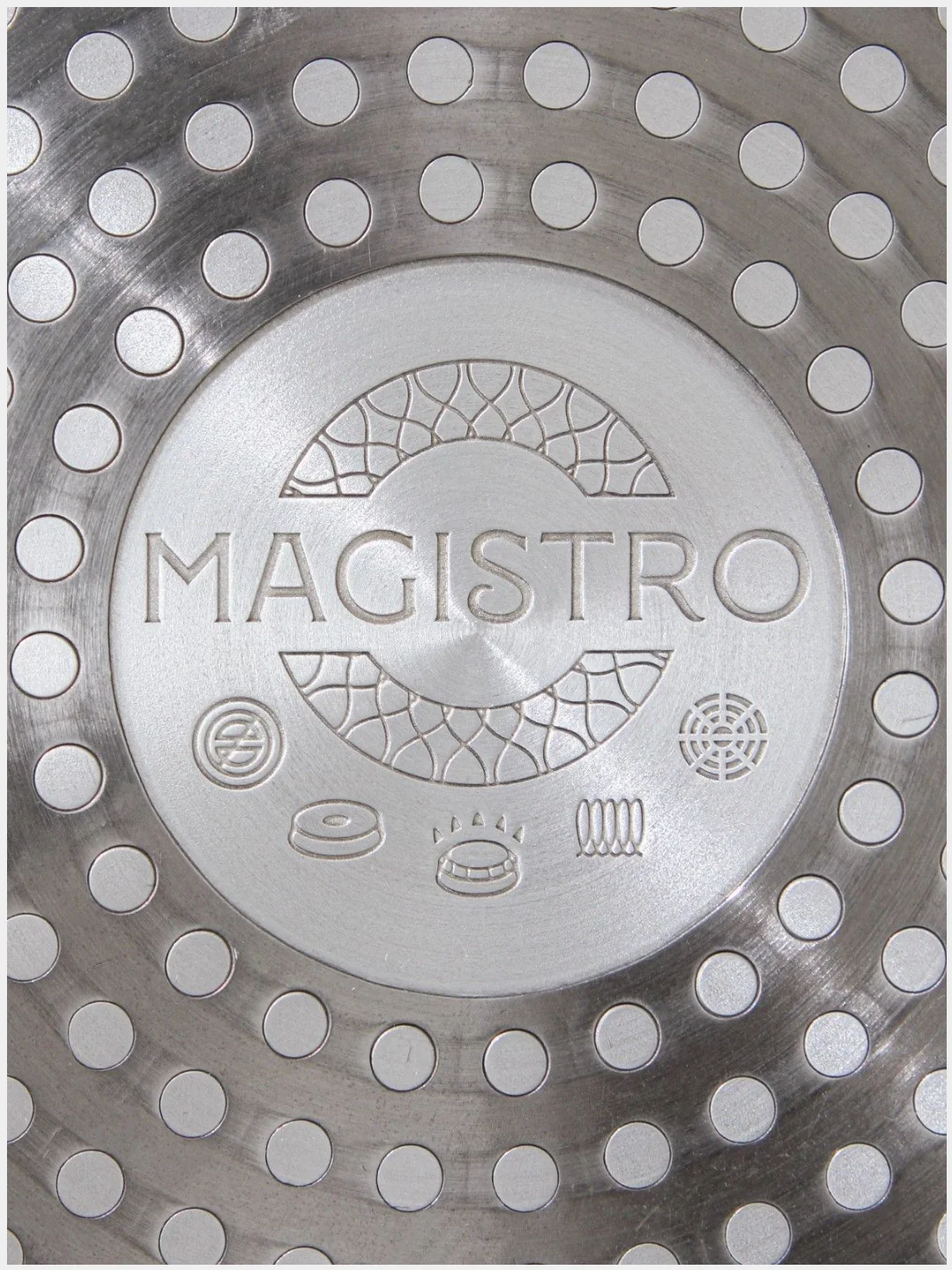 Белый сковорода кованая Magistro Natural, ручка soft-touch, антипригарное покрытие