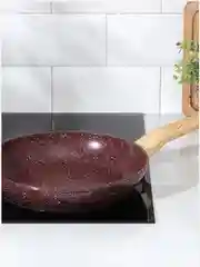 Бордовый сковорода кованая Magistro Natural, ручка soft-touch, антипригарное покрытие