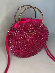 Вишнёвый сумка женская из бусин, ручной работы