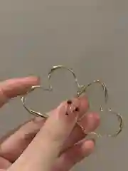 Золотой серьги сердца