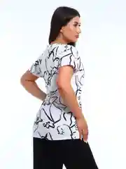 Белый футболка женская с карманами