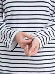 Белый лонгслив женский оверсайз в полоску