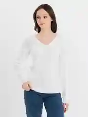 Белый женский свитер