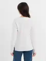 Белый женский свитер