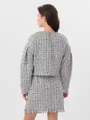 Серебряный костюм женский твидовый: юбка и бомбер за замке