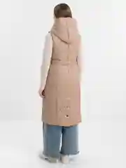 Бежевый жилет стёганый удлинённый