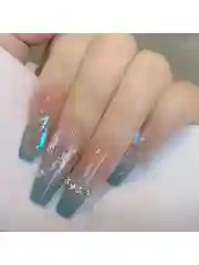 Зеленый накладные ногти с дизайном