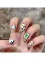 Оливковый накладные ногти с дизайном