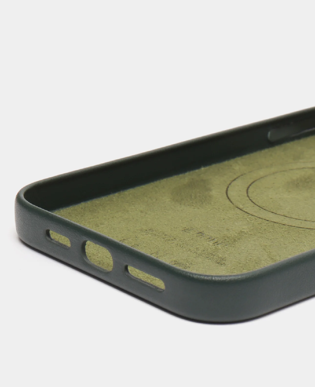 Зеленый кожаный чехол Leather Case для iPhone  15 Pro Max с функцией MagSafe