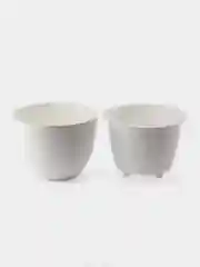 Белый кашпо для цветов с вкладкой