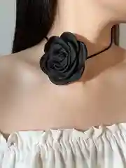 Черный женский чокер с розой