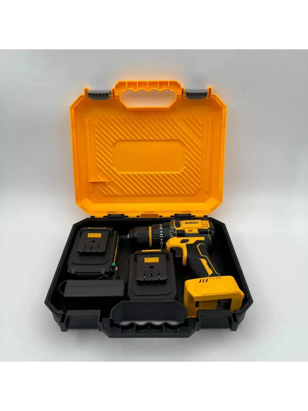 Горчичный дрель-шуруповерт аккумуляторный DeWalt, 21V / 48V с набором инструментов