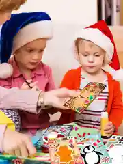 Новогодние аппликации . Аппликации наклейками