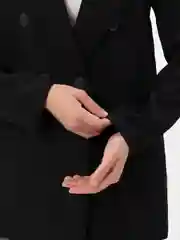 Черный пиджак классический женский