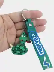 Зеленый брелок "Змея"