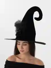 Шляпа Ведьмы с широкими полями на Хэллоуин