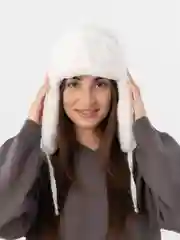 Молочный шапка ушанка женская, зимняя