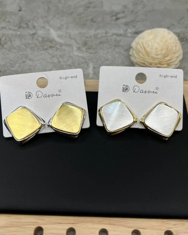 Серьги крупные, геометрические