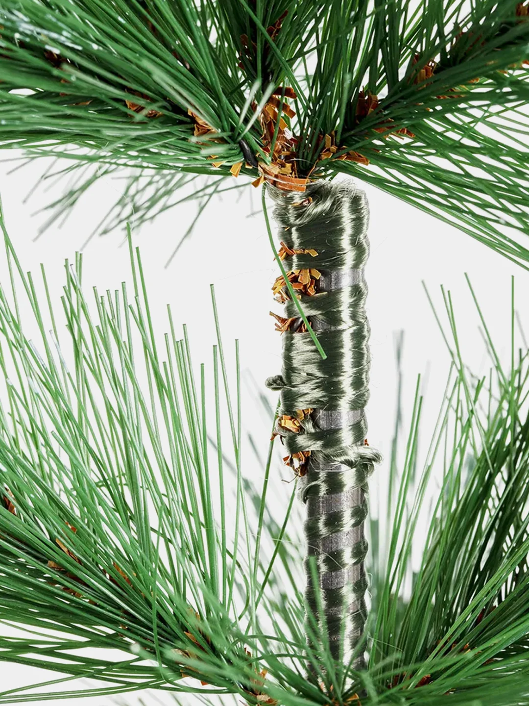 Елка искуственная, новогодняя, 210 см, Velvet Pinewood, с инеем и шишками, ЗОЛОТАЯ СКАЗКА
