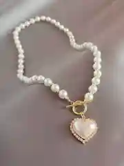 Жемчужное ожерелье с кулоном в виде сердца